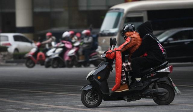 电动车需要符合哪些条件,有C1驾照能骑电动车吗?交警给出解释