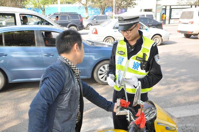 摩托车证和小汽车证,先考哪个好,注意:扣分是合并扣